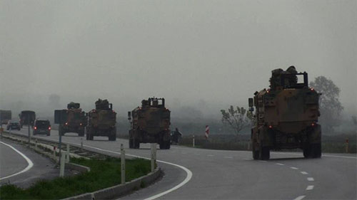 Turquía refuerza sus tropas en la frontera con Siria Turquía refuerza sus tropas en la frontera con Siria